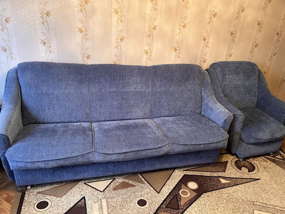 Продам диван с креслами