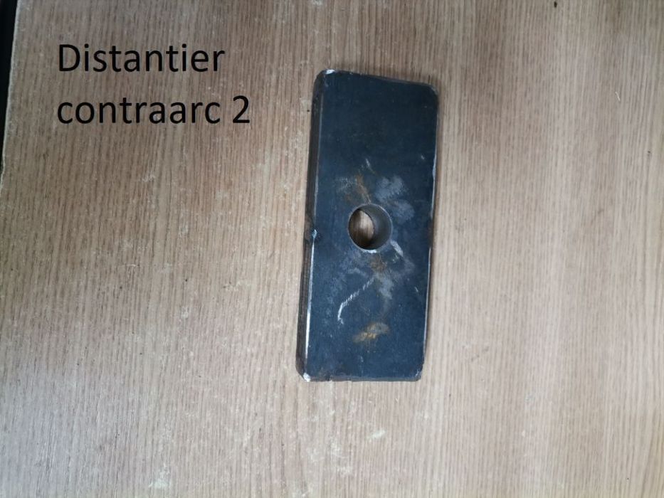 Distantier contraarcuri Iveco.  CA  006