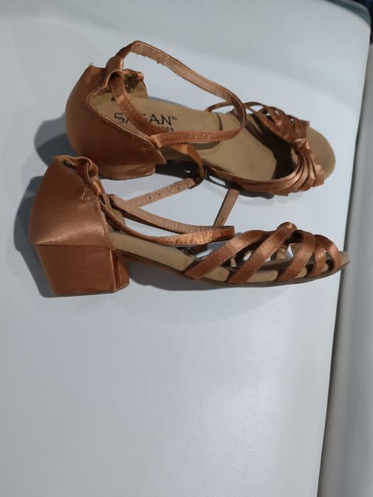 Танцевальная обувь для детей