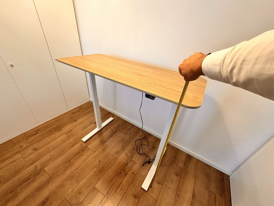 Vand masa birou actionat electric Ikea Rodulf cu blat 1400x600
