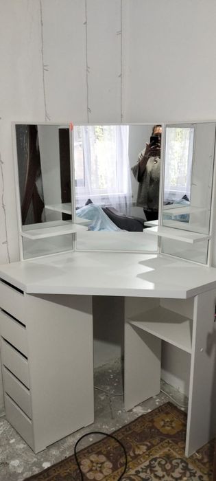 Туалетный столик