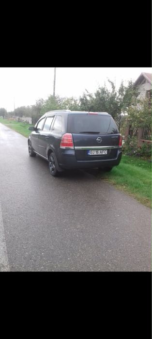 Vând Opel Zafira B