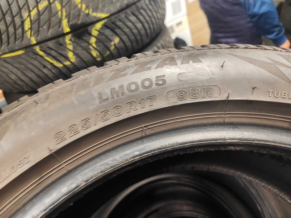 2бр.зимни гуми 225/50/17 Bridgestone