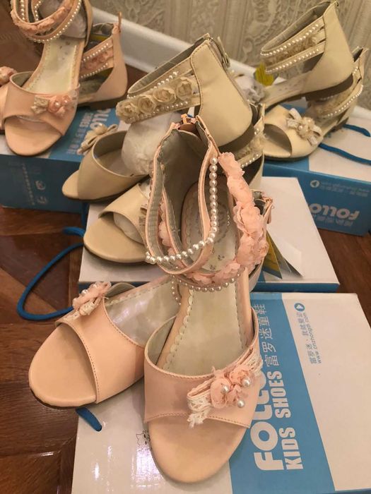 Продам сандали для девочек