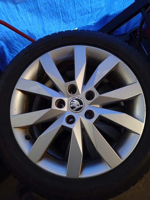 Jante aliaj R17,  5x112 , originale SKODA , echipate cu anvelope de iarnă 205/50/R17 DUNLOP DOT 2022 STARE IMPECABILĂ CA NOI 6Jx17H2 , ET48