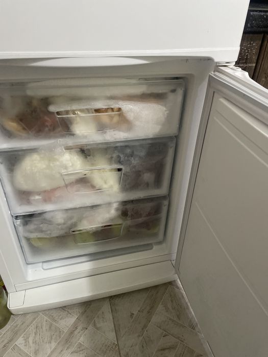 Продам холодильник