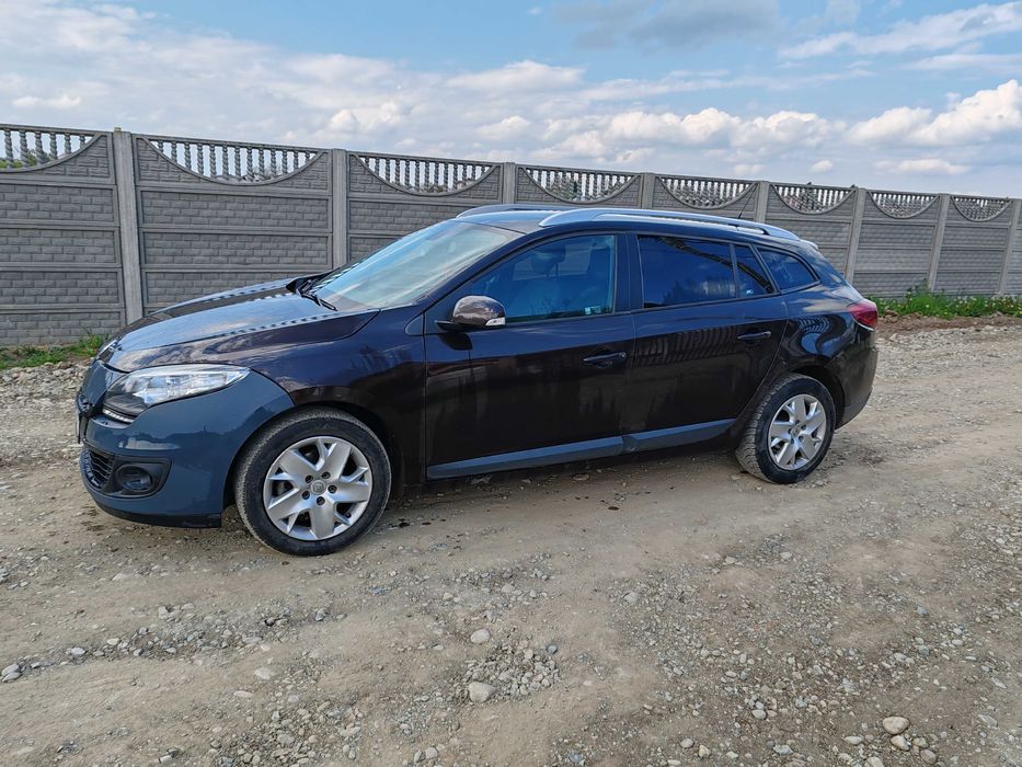 Vând Renault Megane 3 avariat ușor