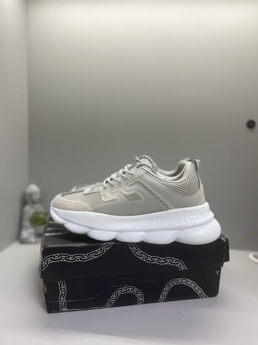 Versace chain reaction