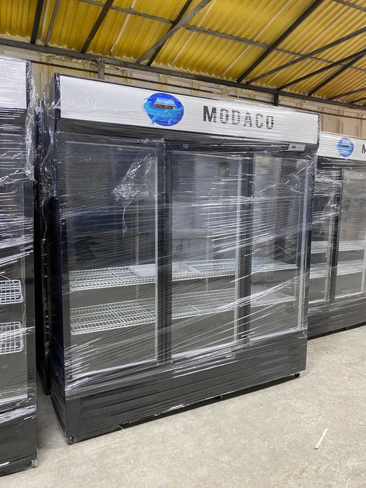 Vitrină verticală 3 uși 2–8°C răcire ventilată 180x56x200 cm