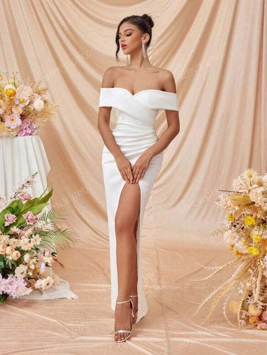 Чисто нова Дамска елегантна рокля ADYCE