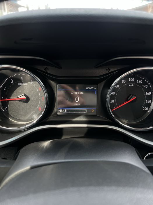 Tracker 2023 premier