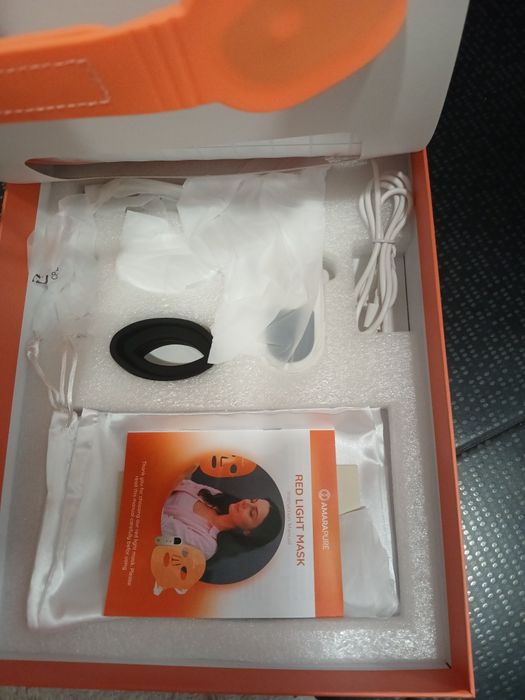 mască de terapie cu lumină LED AmaraPure