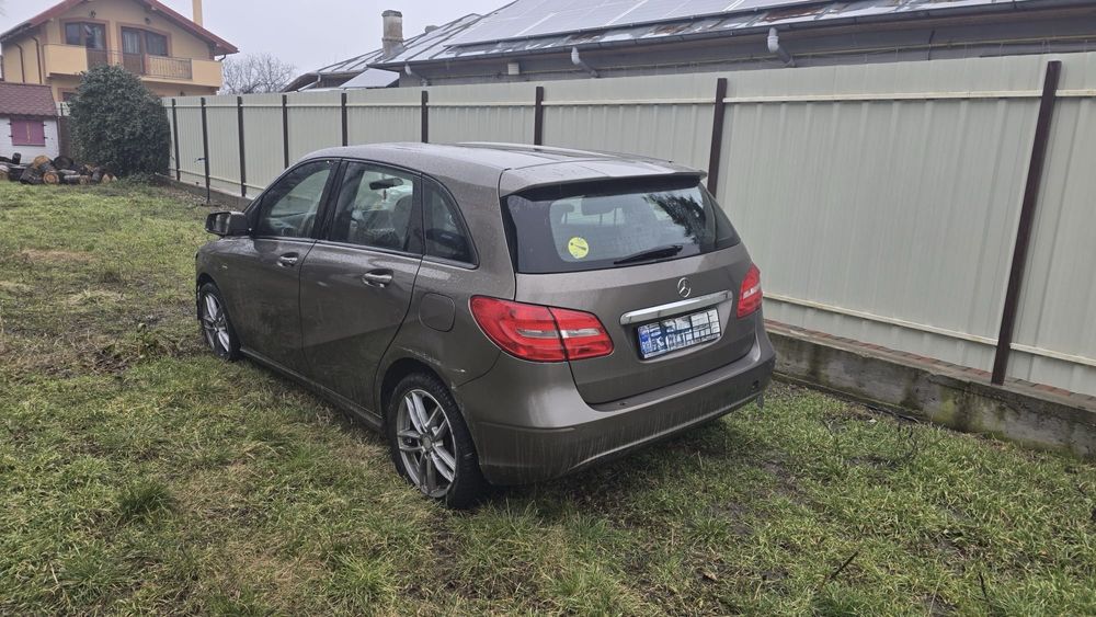 Mercedes b class 180 avariat