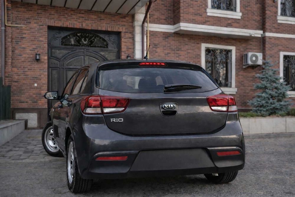 Продается Kia Rio 2018г (71,535 тыс пробег) Цвет Темно-Серый