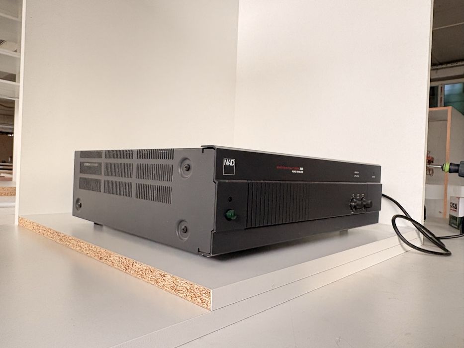 NAD 2600 мониторна серия