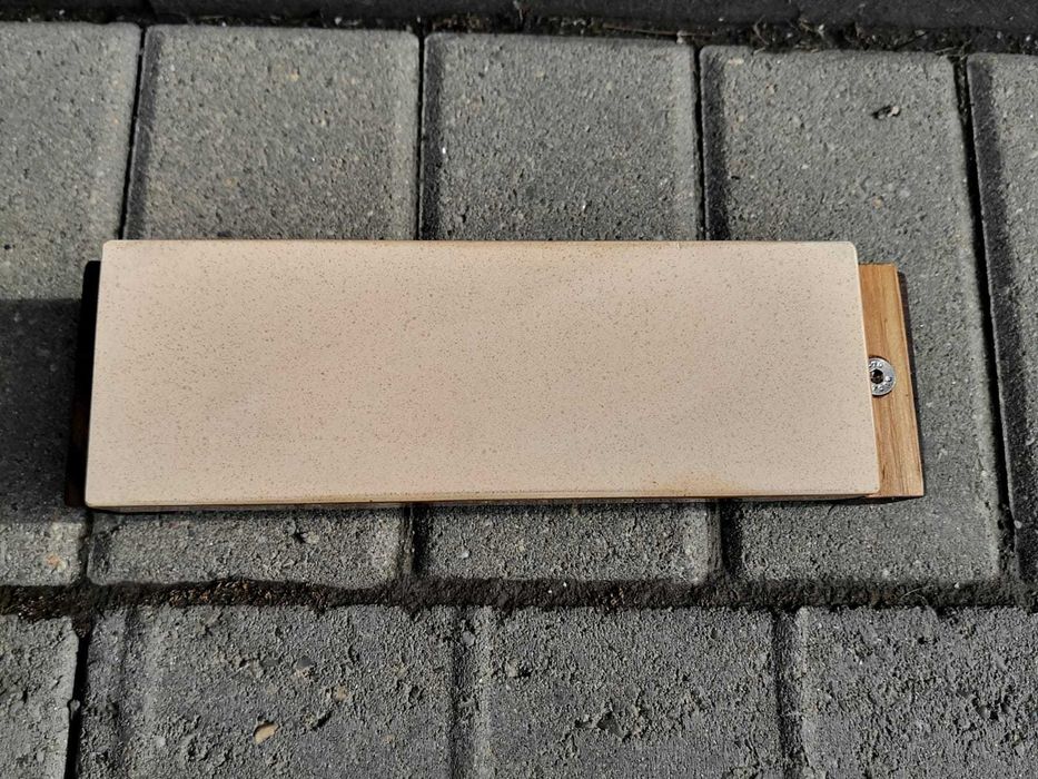 Suport universal din lemn pentru piatra de ascutit