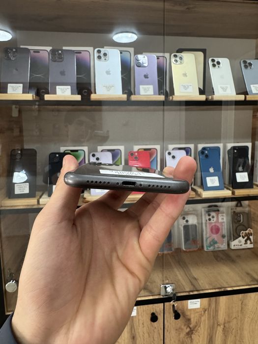 iPhone 11