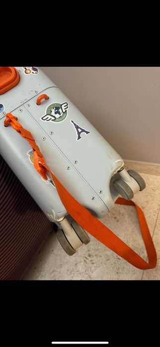 JetKids by Stokke куфар/легло за самолет