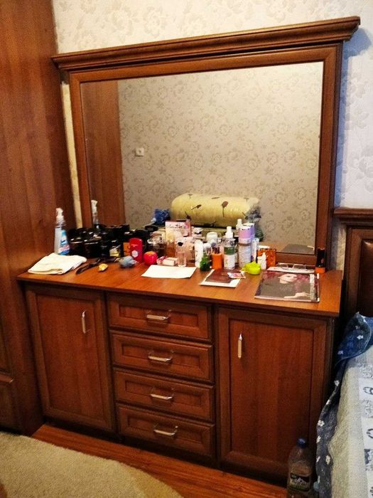 Шкаф с комодом и тумбой