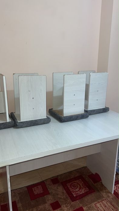Стол и стулья для кухни
