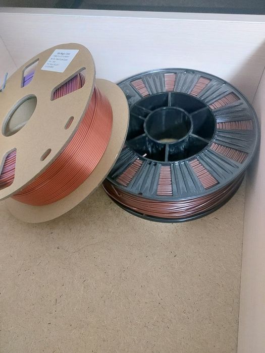 Продам 3д принтер (новый почти напечатал 16 деталей )