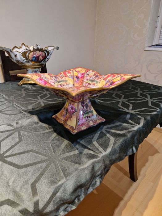 Страхотна голяма антикварна порцеланова фруктиера