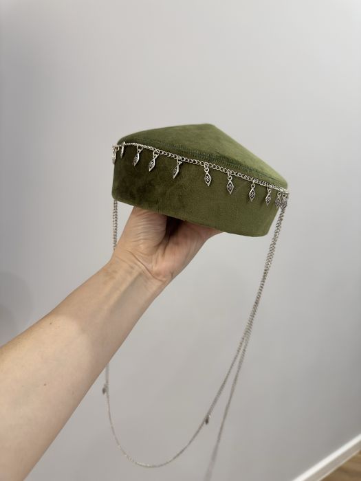 Такия разного цвета