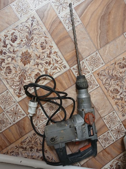 Перфоратор в хорошем состоянии