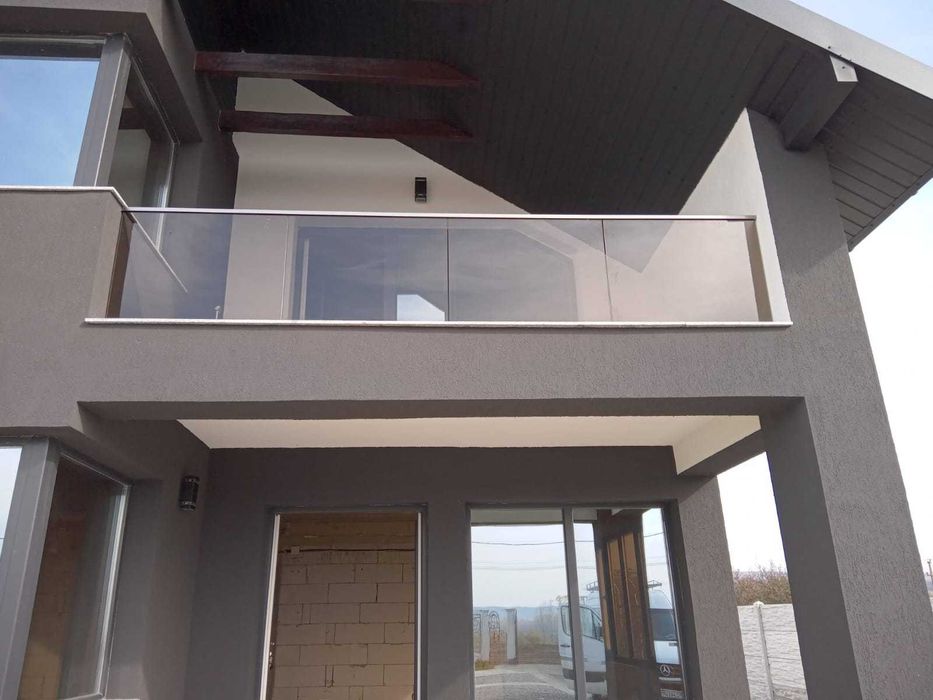 Balustrade de sticla pentru scari si balcoane