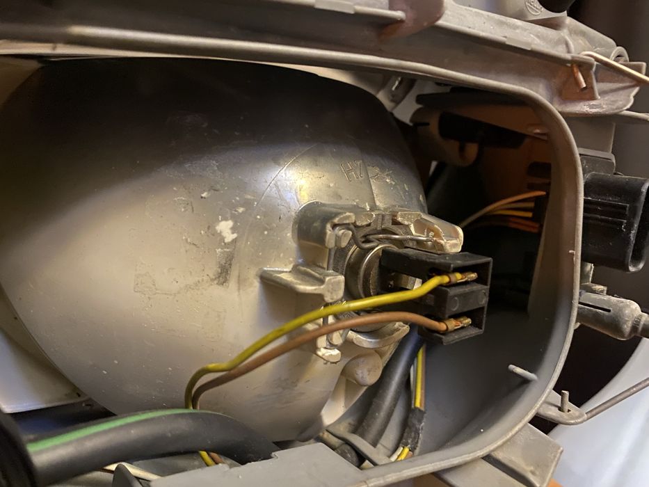 Мерцедес десен фар W210 Hella