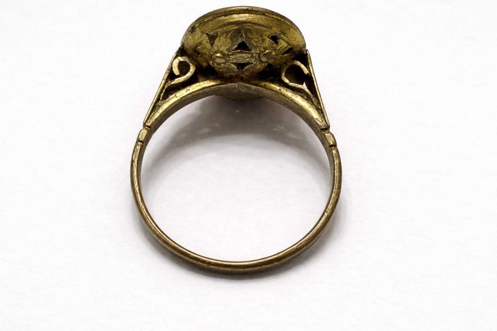 Винтидж пръстен с ажурна флорална украса (Сърбия), 1950–60 г.