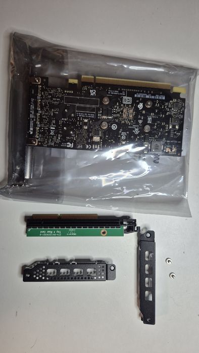 nVidia T1000 4GB GDDR6 single slot, low profile + riser Lenovo