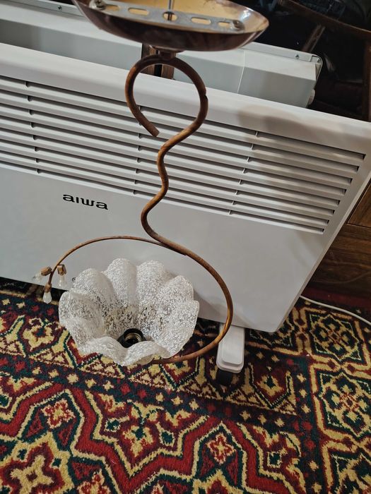 Продаю потолочный светильник!