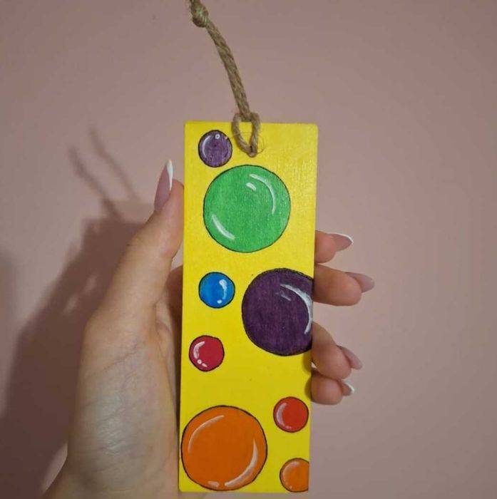 Ръчно рисуван книгоразделител