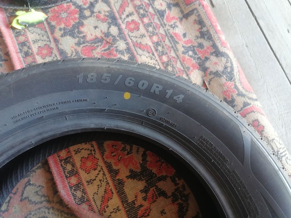 комплект новых шин