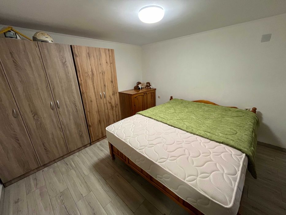 Продава къща на два етажа в Кортен