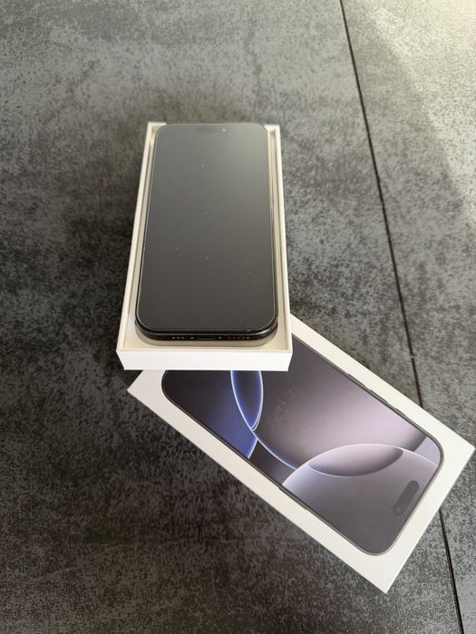 Iphone 16 pro Black titanium