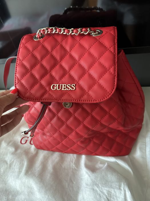 Чисто нова дамска раница Guess