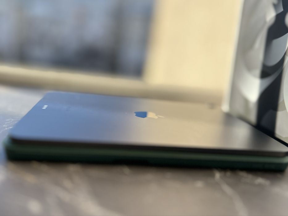 iPad Air 5 (M1 2022) 64GB с гаранция, калъф и протектор