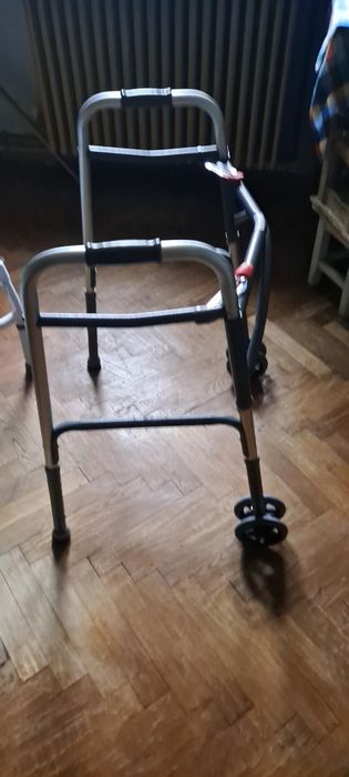 Scaun wc bariatric+cadru cu roti pliabil
