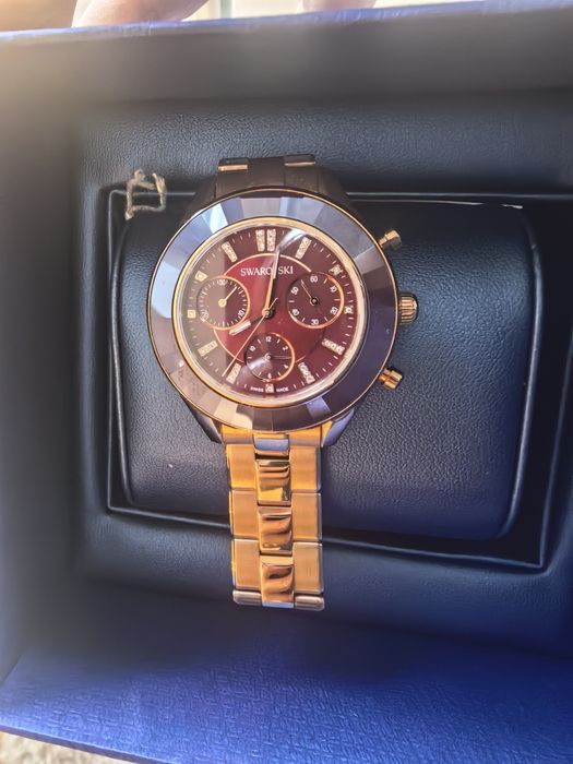Swarovski часовник