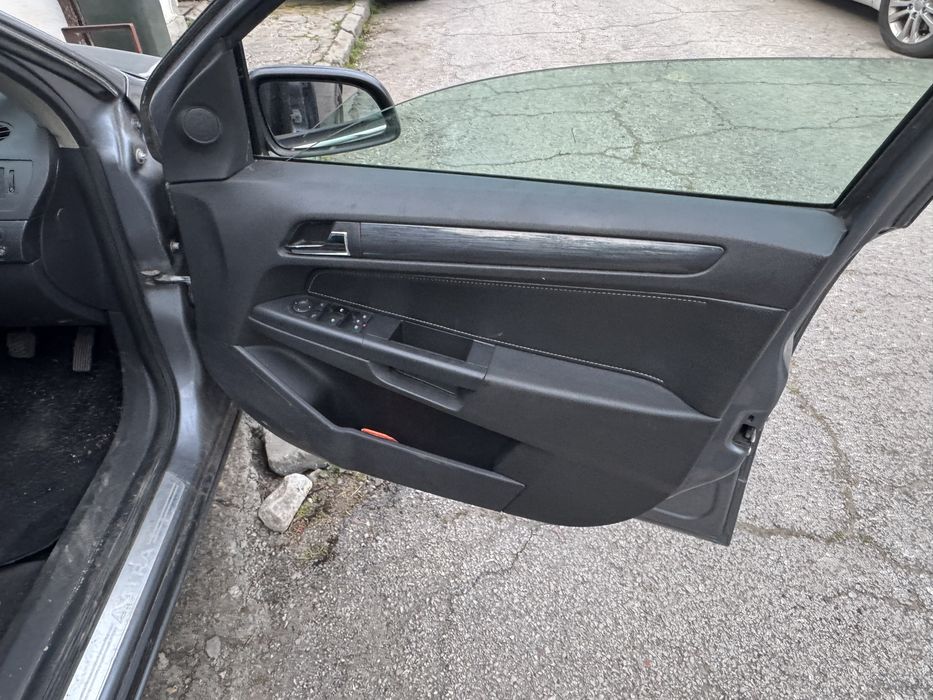 Opel astra H 1.7 101 2005година