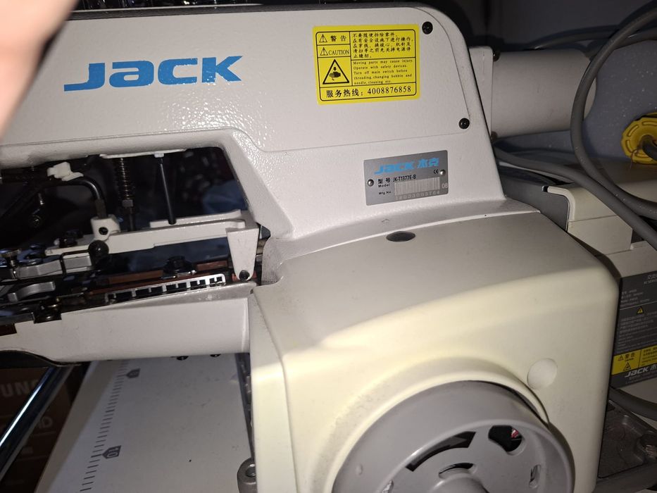 Masina de cusust nasturi Juki JK-T1377E