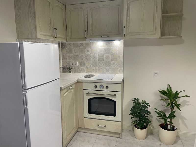 Дава се под наем Едностаен апартамент в София, Център - 50 кв.м за 677.79 € - Снимка #2