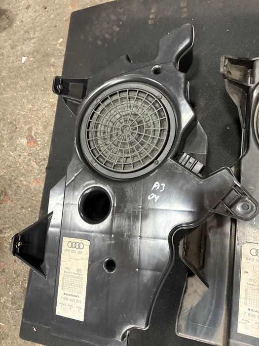 Audi A3 8P Субуфер