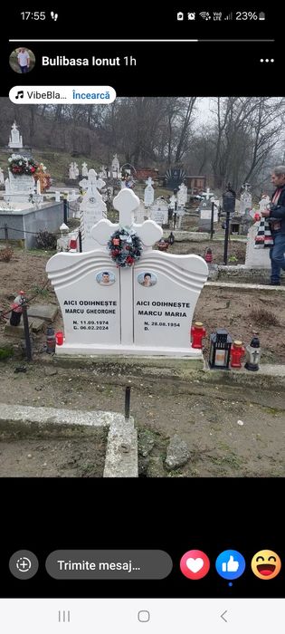 Cruci realizate din praf de marmură, mozaic de marmură, ciment alb.