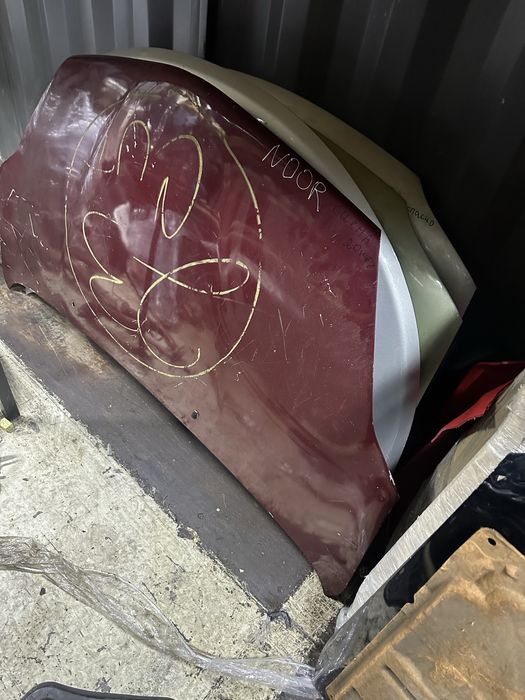 Капот на Сиенна 20 кузов