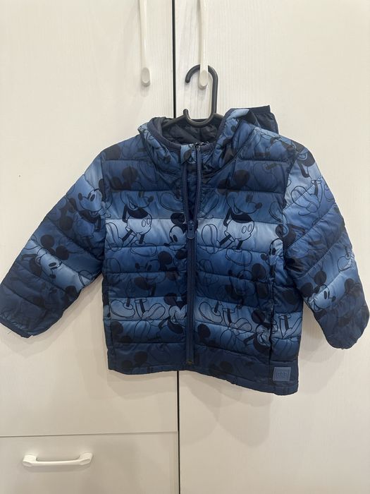 Продам детскую куртку