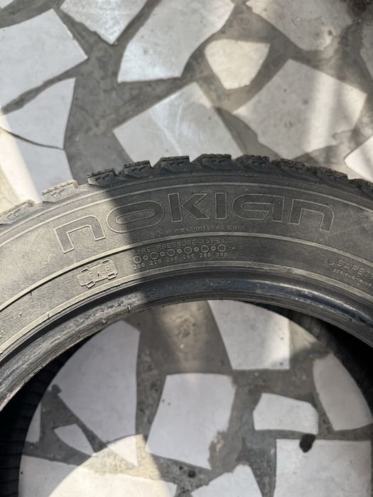 Продам зимние шины Nokian