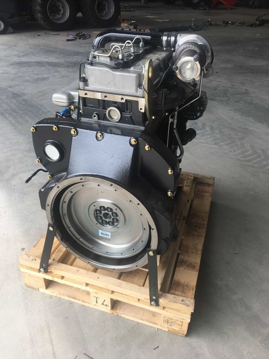 Motor JCB 444 68 kW TC 12V nou pentru JCB 3CX – motor complet
